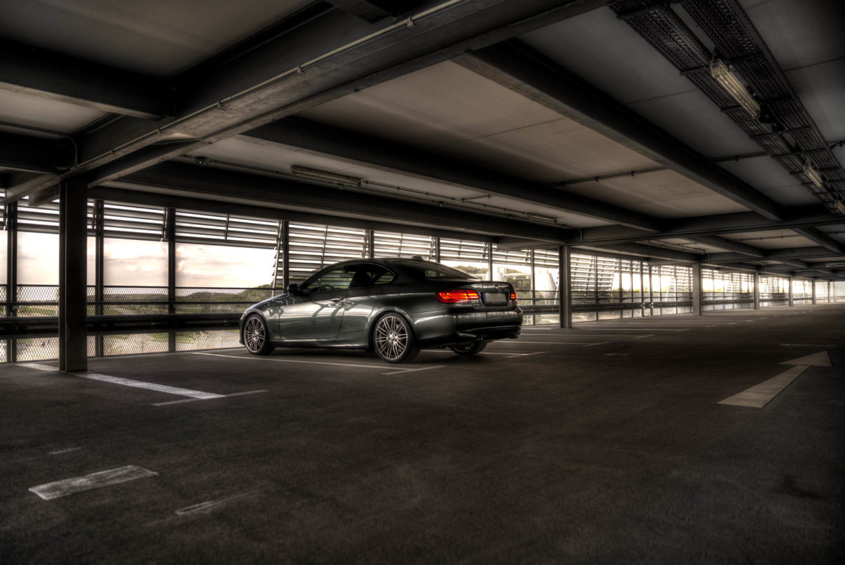 BMW 335i Parkhaus HDR